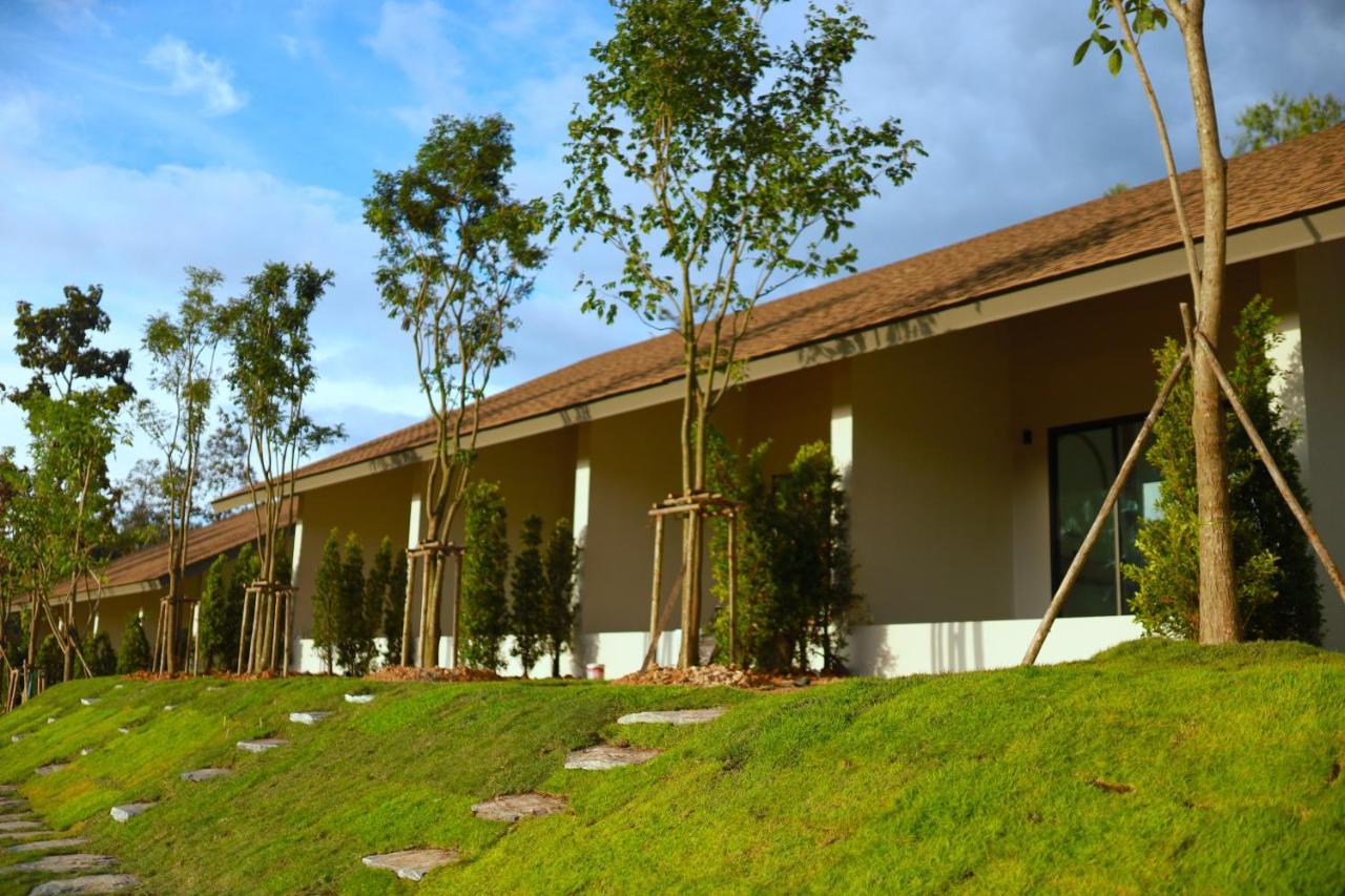Passa ผัสสะ Tea Plantation @Mae On Hotel Ban Huai Kaeo Bagian luar foto